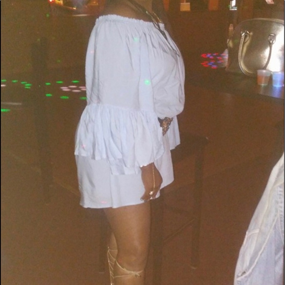 Off the shoulder dress with bell sleeves - Picture 3 of 3